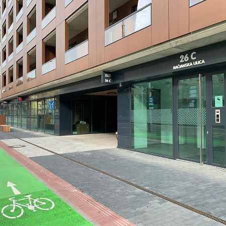 Urban Residence C707, Free Garage Parking Братислава Екстериор снимка