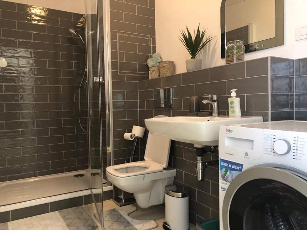 Urban Residence C707, Free Garage Parking Братислава Екстериор снимка