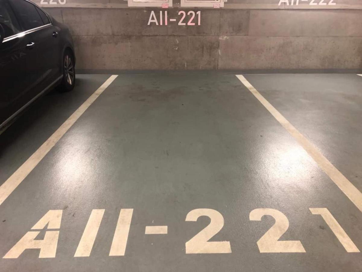 Urban Residence C707, Free Garage Parking Братислава Екстериор снимка