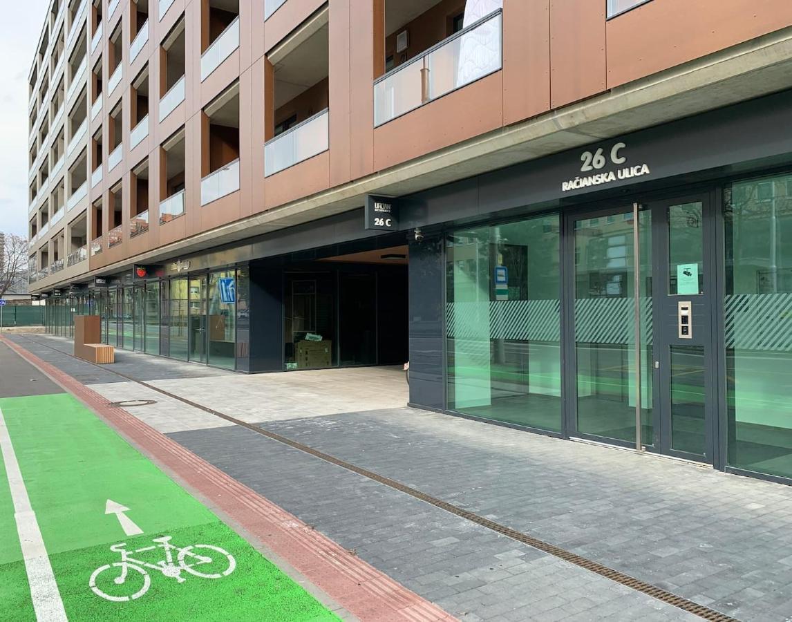Urban Residence C707, Free Garage Parking Братислава Екстериор снимка